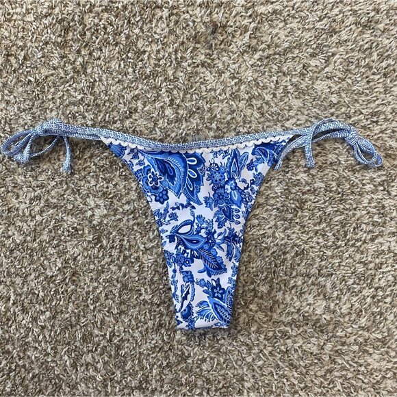 ⭐ 3/$15 Shein Blue White Floral Print Cheeky Side Tie Bikini Bottom S - Picture 5 of 5